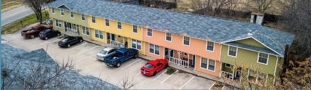 Tupelo Village townhomes and resident parking
